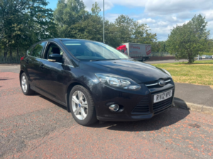 2012 Ford Focus 1.6 Tdci Zetec Hatchback 5dr Diesel Manual Euro 5 (s/s) (115 Ps) in Black — image 2
