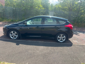 2012 Ford Focus 1.6 Tdci Zetec Hatchback 5dr Diesel Manual Euro 5 (s/s) (115 Ps) in Black — image 5