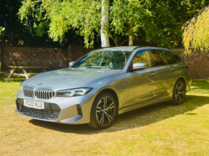 2023 BMW 3 Series 2.0 330e 12kwh M Sport Touring 5dr Petrol Plug-In Hybrid Auto Euro 6 (s/s) (292 Ps) in Grey — image 6