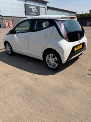 2016 Toyota Aygo 1.0 Vvt-I X-Pression Hatchback 5dr Petrol Manual Euro 6 (68 Ps) in White — image 3