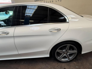 2016 Mercedes-Benz C Class 2.1 C220d Amg Line (premium) 7g-Tronic+ Euro 6 (s/s) 4dr in White — image 5