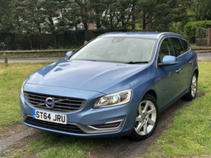 2014 Volvo V60 2.0 D4 Se Lux Nav in Blue — image 2
