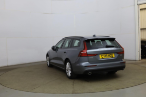2019 Volvo V60 2.0 D4 Momentum Pro Auto Euro 6 (s/s) 5dr in Grey — image 5