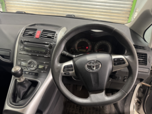 2012 Toyota Auris 1.6 V-Matic Tr in Silver — image 2
