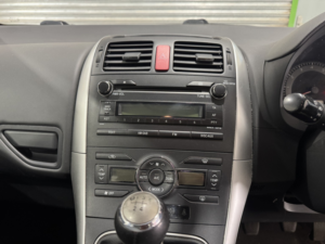 2012 Toyota Auris 1.6 V-Matic Tr in Silver — image 3