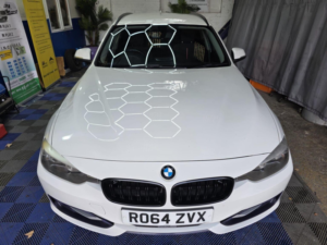 2014 BMW 3 Series 2.0 318d Sport Touring Euro 5 (s/s) 5dr in White — image 3
