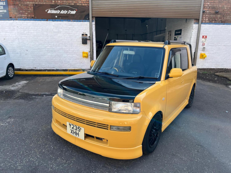 2001 Toyota Bb Opendeck in Yellow — image 1