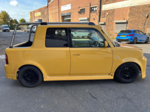 2001 Toyota Bb Opendeck in Yellow — image 4