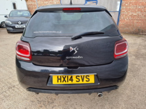 2014 Citroen Ds3 1.6 E-Hdi Airdream Dstyle Plus in Black — image 3