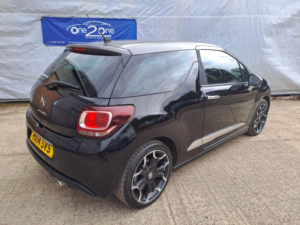 2014 Citroen Ds3 1.6 E-Hdi Airdream Dstyle Plus in Black — image 4