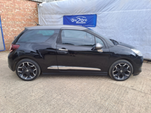 2014 Citroen Ds3 1.6 E-Hdi Airdream Dstyle Plus in Black — image 5