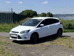 2014 Ford Focus 1.0t Ecoboost Zetec Hatchback 5dr Petrol Manual Euro 5 (s/s) (100 Ps) in Multicolour — image 4