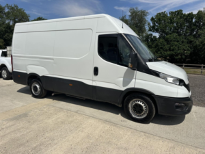 2022 Iveco Daily 2.3 D Hpi 14v Business 35s 3520 in White — image 3