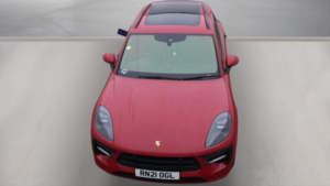 2021 Porsche Macan 2.9 T V6 Gts in Red — image 4