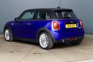 2018 MINI Hatch 1.5 Cooper Steptronic Euro 6 (s/s) 3dr in Blue — image 4