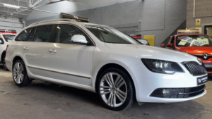 2014 Skoda Superb 2.0 Tdi Elegance Diesel White Estate 5dr Satnav+leather+cruise in White — image 4