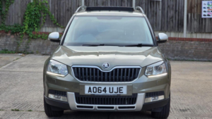 2014 Skoda Yeti 2.0 Tdi Laurin & Klement Outdoor DSG 4WD Euro 5 5dr in Green — image 4
