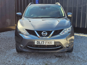 2017 Nissan Qashqai 1.6 Dci Tekna Xtron Euro 6 (s/s) 5dr in Grey — image 2