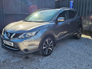 2017 Nissan Qashqai 1.6 Dci Tekna Xtron Euro 6 (s/s) 5dr in Grey — image 3