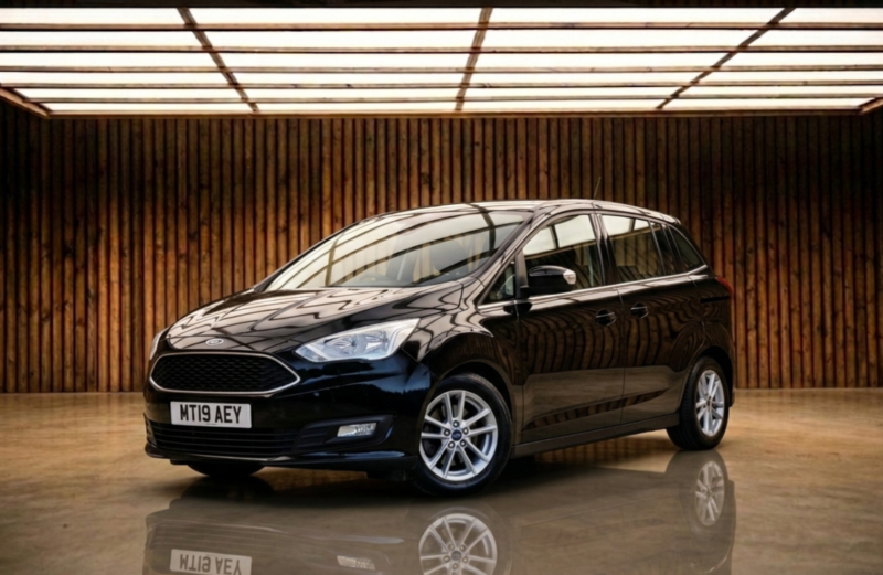 2019 Ford Grand C-Max 1.0 T Ecoboost Gpf Zetec in Black — image 1