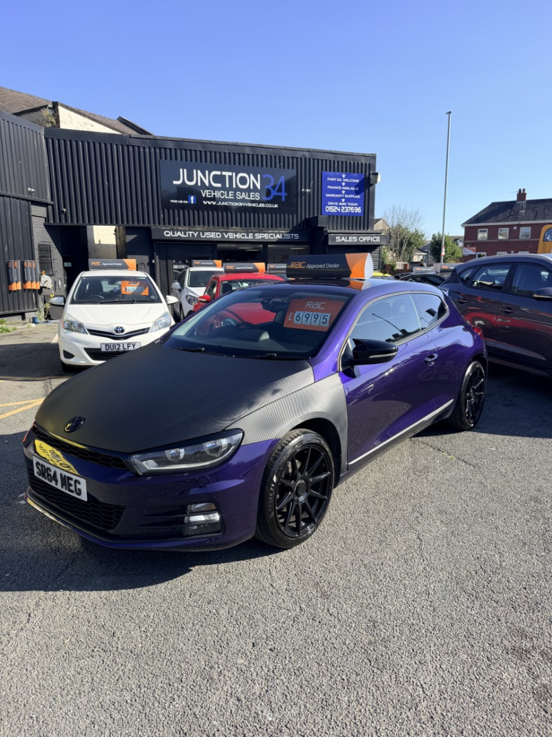 2015 Volkswagen Scirocco 1.4 Tsi Bluemotion Tech in Purple — image 1