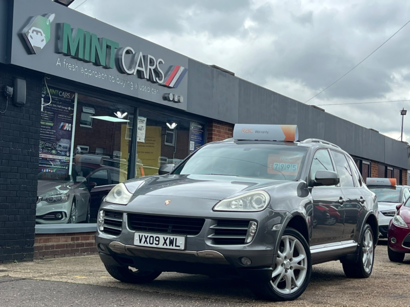 2009 Porsche Cayenne 3.0 Tdi V6 in Grey — image 1