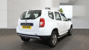 2016 Dacia Duster 1.5 Laureate Dci 110 Diesel White 5dr 1 Owner+lowtax+satnav+9 Stamps in White — image 4
