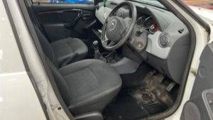 2016 Dacia Duster 1.5 Laureate Dci 110 Diesel White 5dr 1 Owner+lowtax+satnav+9 Stamps in White — image 5