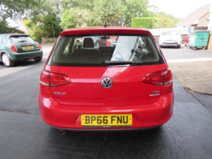 2016 Volkswagen Golf 1.6 Tdi Bluemotion Tech Match Edition Euro 6 (s/s) 5dr in Red — image 6