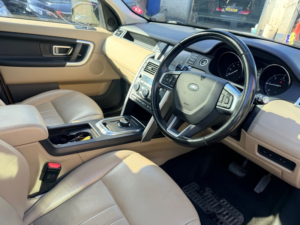 2018 Land Rover Discovery Sport Td4 Hse in Red — image 2