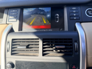 2018 Land Rover Discovery Sport Td4 Hse in Red — image 5