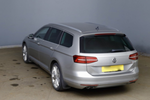 2015 Volkswagen Passat 2.0 Tdi Bluemotion Tech Gt in Silver — image 5