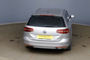 2015 Volkswagen Passat 2.0 Tdi Bluemotion Tech Gt in Silver — image 6