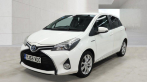 2015 Toyota Yaris 1.5 Vvt-H Sport E-CVT Euro 6 5dr in White — image 3