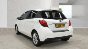 2015 Toyota Yaris 1.5 Vvt-H Sport E-CVT Euro 6 5dr in White — image 4
