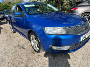 2016 Skoda Rapid Spaceback 1.4 Tdi Se Tech in Blue — image 2