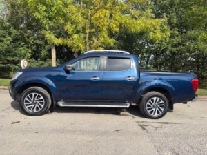 2017 Nissan Navara 2.3 Dci Tekna 4WD Euro 6 (s/s) 4dr in Blue — image 4