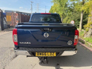 2017 Nissan Navara 2.3 Dci Tekna 4WD Euro 6 (s/s) 4dr in Blue — image 6