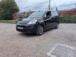 2018 Citroen Berlingo 1.6 Bluehdi 625 Enterprise L1 5dr in Black — image 3