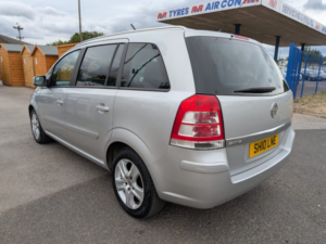 2010 Vauxhall Zafira 1.6 16v Energy in Silver — image 3