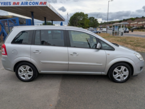 2010 Vauxhall Zafira 1.6 16v Energy in Silver — image 6