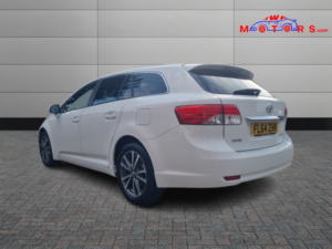 2014 Toyota Avensis 2.0 D-4d Icon in White — image 5