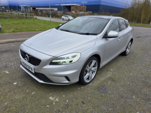 2018 Volvo V40 2.0 R-Design Pro D3 in Silver — image 3