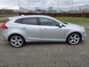 2018 Volvo V40 2.0 R-Design Pro D3 in Silver — image 5