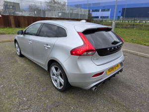 2018 Volvo V40 2.0 R-Design Pro D3 in Silver — image 6