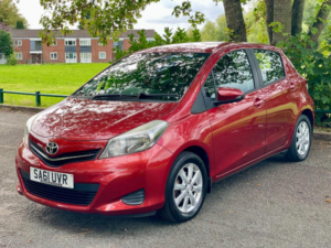 2011 Toyota Yaris 1.33 Dual Vvt-I Tr Euro 5 5dr in Red — image 3