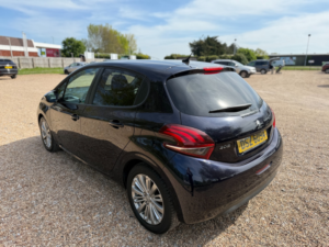 2019 Peugeot 208 1.2 Puretech Signature Hatchback 5dr Petrol Manual Euro 6 (s/s) (82 Ps) New Timing Belt in Blue — image 5