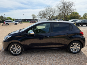 2019 Peugeot 208 1.2 Puretech Signature Hatchback 5dr Petrol Manual Euro 6 (s/s) (82 Ps) New Timing Belt in Blue — image 6