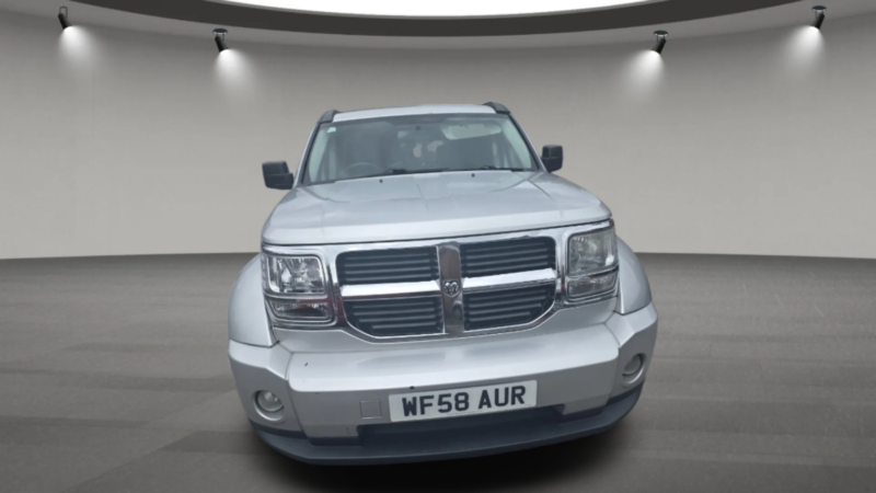2008 Dodge Nitro 2.8 Crd Sxt in Silver — image 1