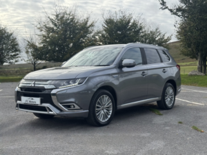 2019 Mitsubishi Outlander 2.4 PHEV 4h 5dr Auto, Hybrid, Grey + Great Value in Grey — image 2